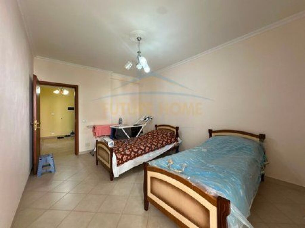 Shitet, Apartament 2+1+Depo, Fresku, Tirane.