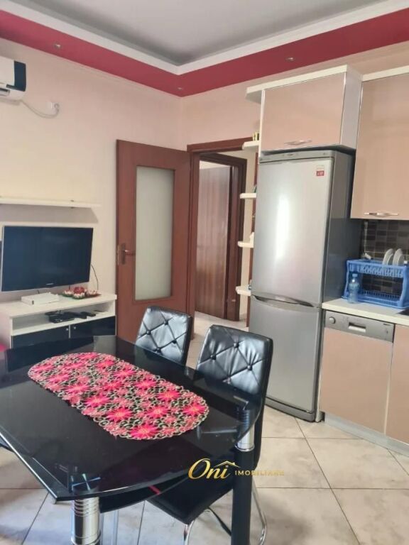 JEPET APARTAMENT ME QERA 2+1, KOPSHTI BOTANIK