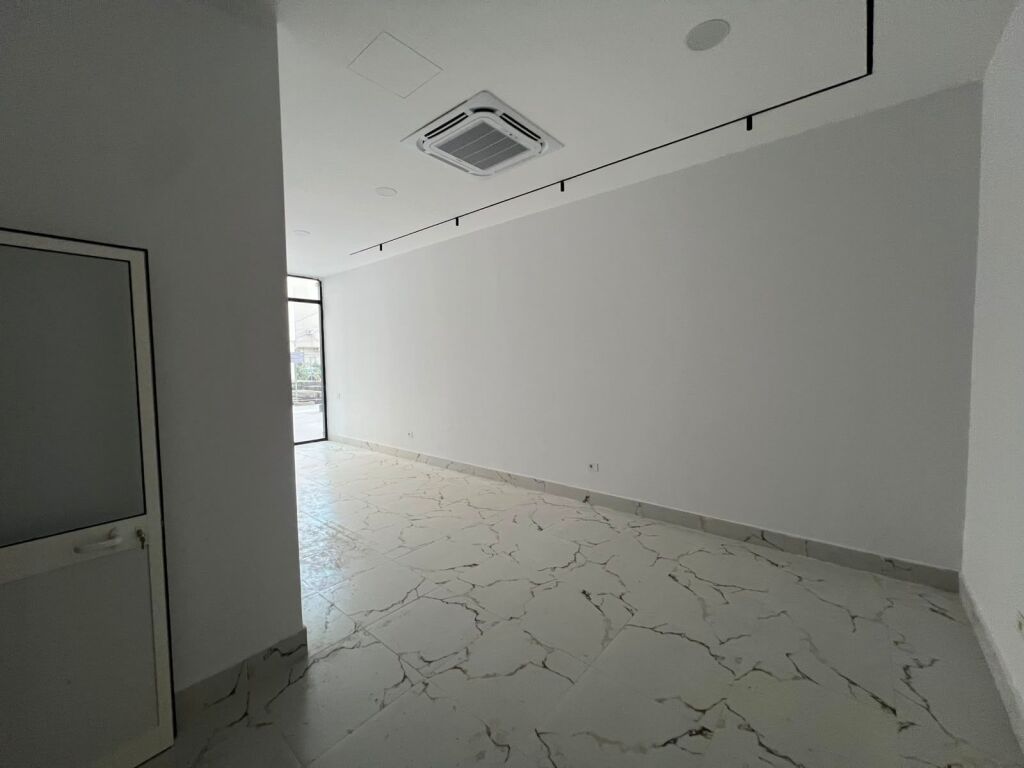 Dyqan për Shitje – Donika Center, Rruga “Mine Peza”, Tiranë(530581008-169)