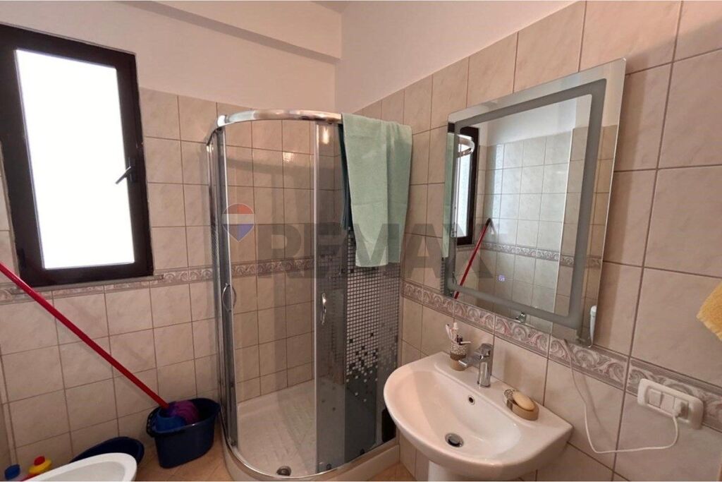 🏡 APARTMENT 2+1 FOR RENT – VLORË