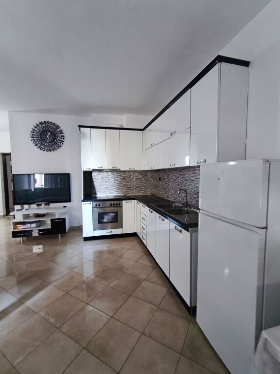 Apartament 1+1 me qira në Rrota e Kuqe, Durrës