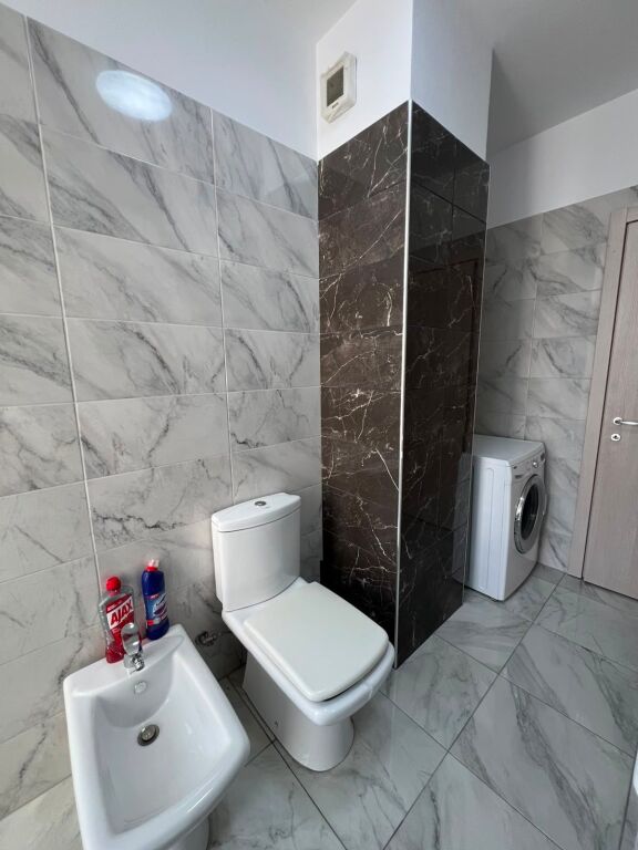 Shitet,Apartament 1+1,Kompleksi Xhura