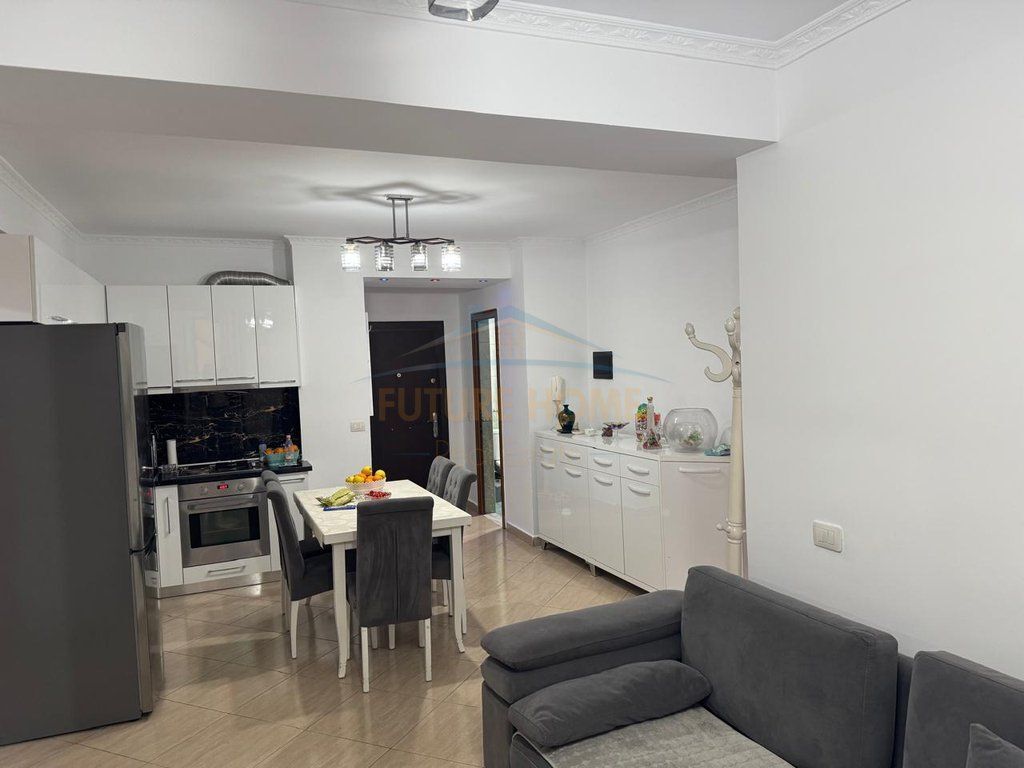 Shitet, Apartament 3+1+2, Unaza e Re,Tirane