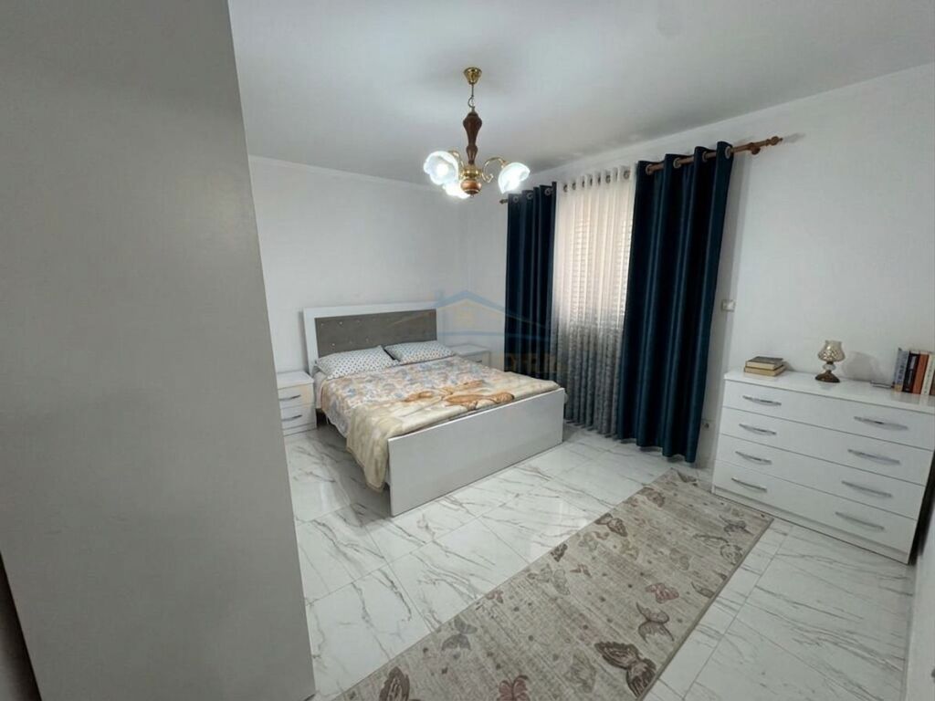 Qira, Apartament 2+1+2, Rruga Fortuzi, Tiranë