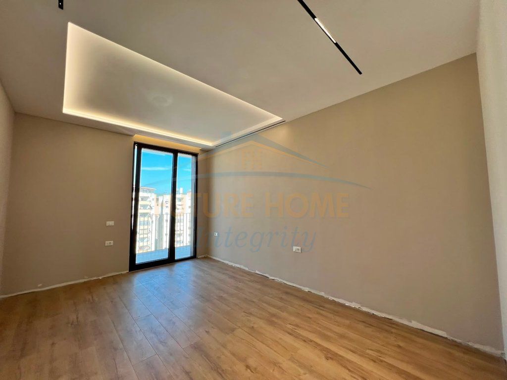 Shitet, Apartament 2+1+2+Post Parkimi, Altana Luxury Residence, Tiranë.