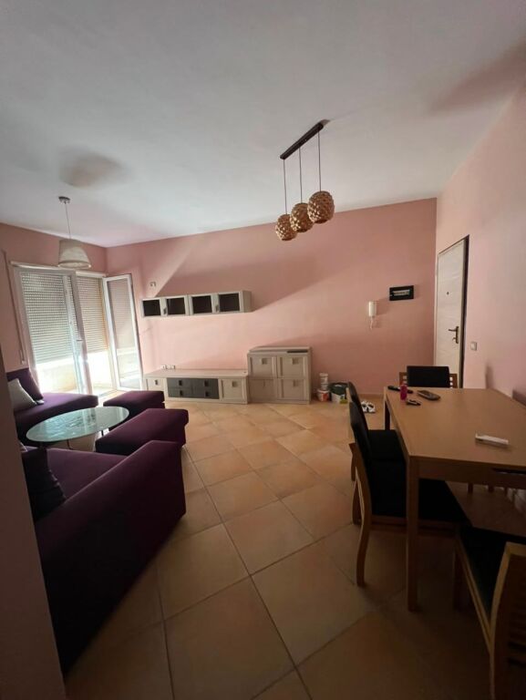 Jepet apartament me qera 2+1