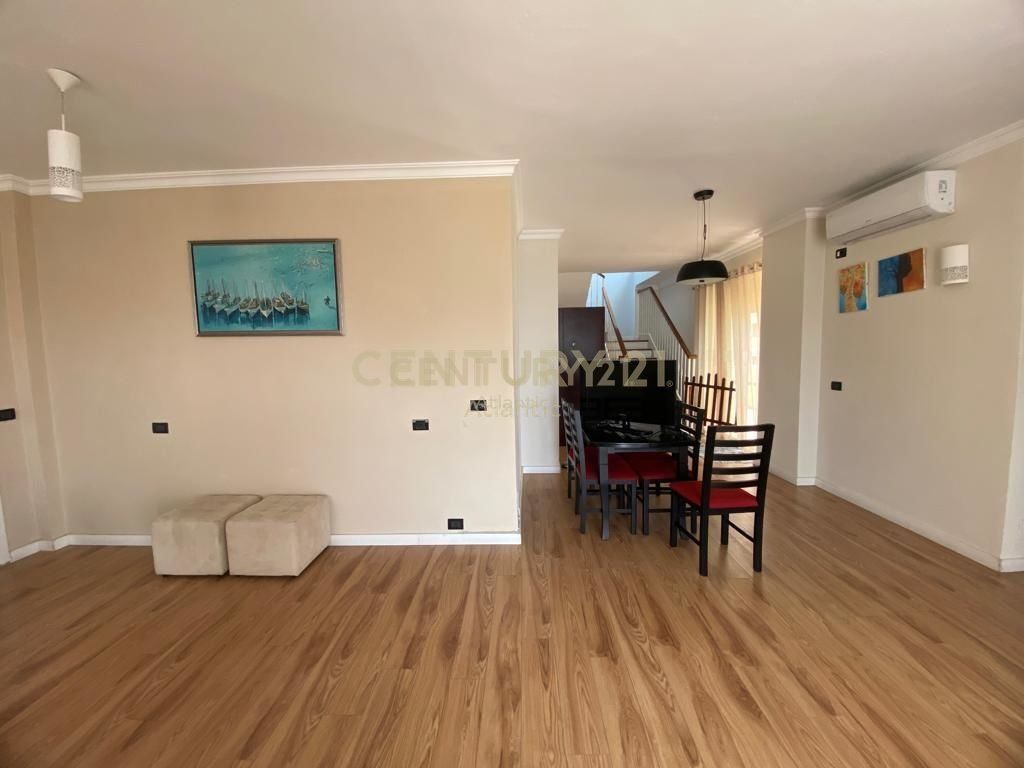 Duplex 2+1 me Pamje Deti me Qira – Rrota e Kuqe, Plazh, Durrës