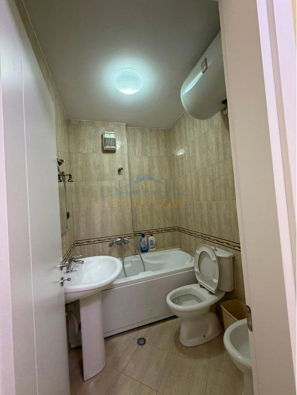 Qera , Apartament 2+1+2 , Qender , Tirane