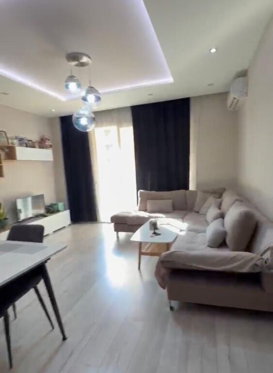Shitet apartament 2+1 i mobiluar ne Astir , prane Rrethit , Unaza e Re , Yzberisht .