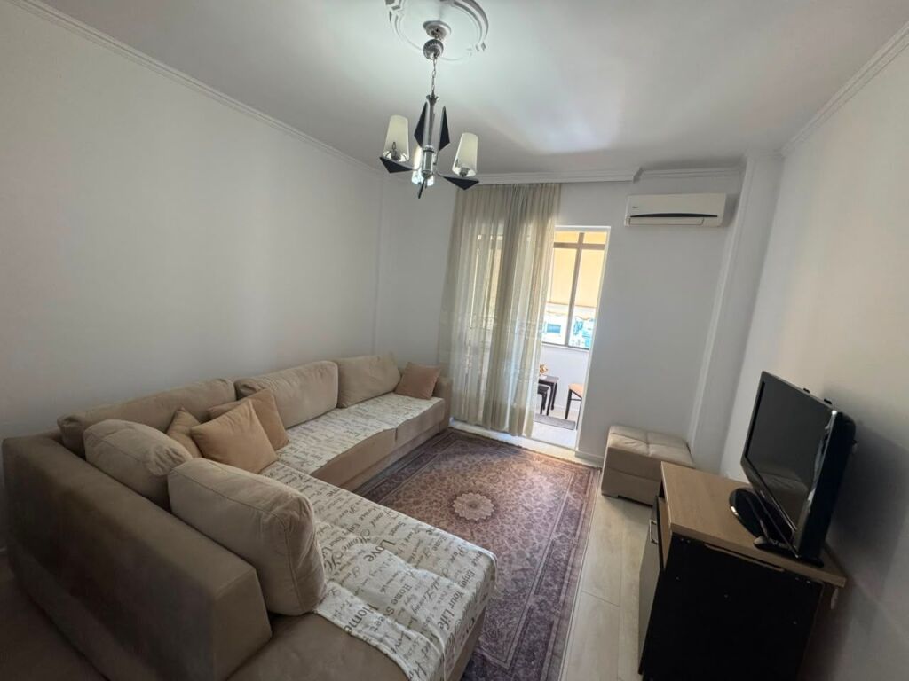 2+1 Apartment for rent – Near Globe / Kavajës Street !