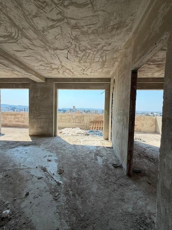 Shitet Apartament 2+1+ Verand 5 Maj