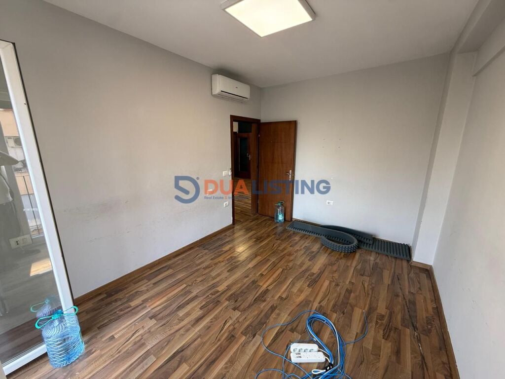 FOR RENT | BUSINESS PREMISES WITH TWO PARKING SPACES – 21 DECEMBER