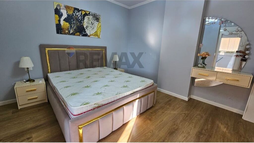 Jepet me qira apartament 2+1 te Zogu i Zi