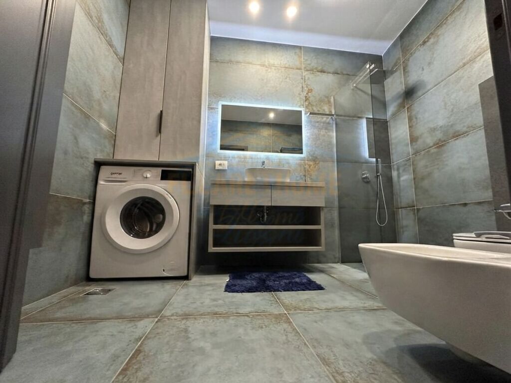 Affitto, Appartamento 3+1+Posto Auto, Via Kavaja, Garden Building, Tirana