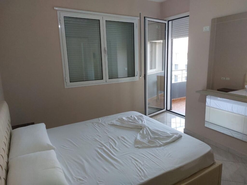 Apartament për qira afatgjatë Lungomare Vlora