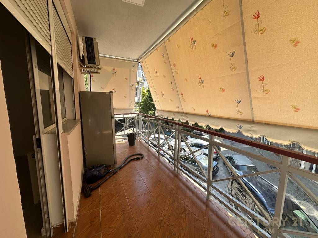 Qira, Apartament 2+1+2 per Zyra tek Garda