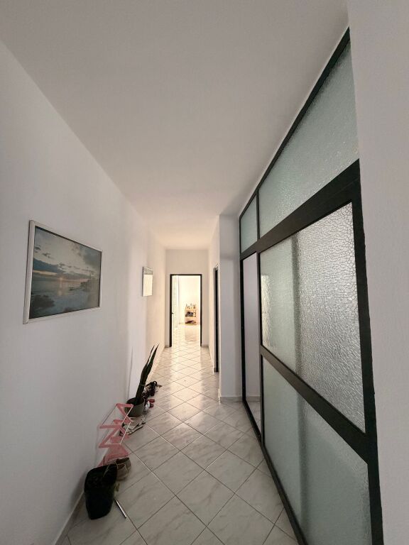 Jepet me Qera Apartament 1+1 ne Plazh Iliria