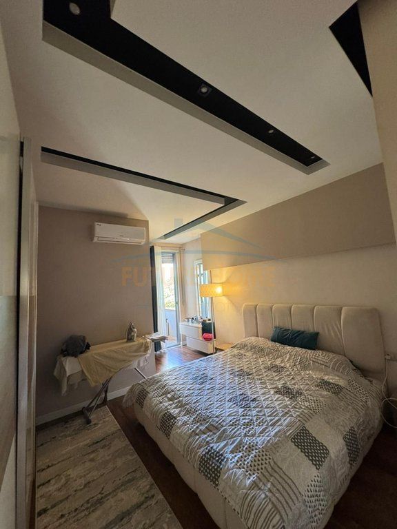SHITET APARTAMENT 2+1+2 UNAZA E RE PRANE FABRIKES TE BIRRES