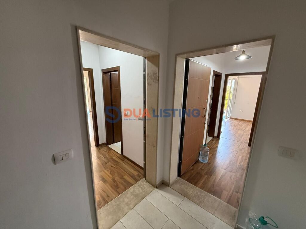 FOR RENT | BUSINESS PREMISES WITH TWO PARKING SPACES – 21 DECEMBER