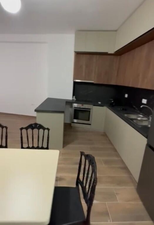 Shitet apartament 2+1 tek Kompleksi Jolla , Astir , Yzberisht .
