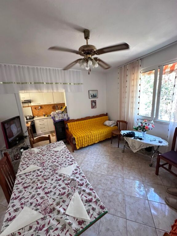 AFFITTASI CASA PRIVATA VICINO AL MATERNITÀ, DURRËS
