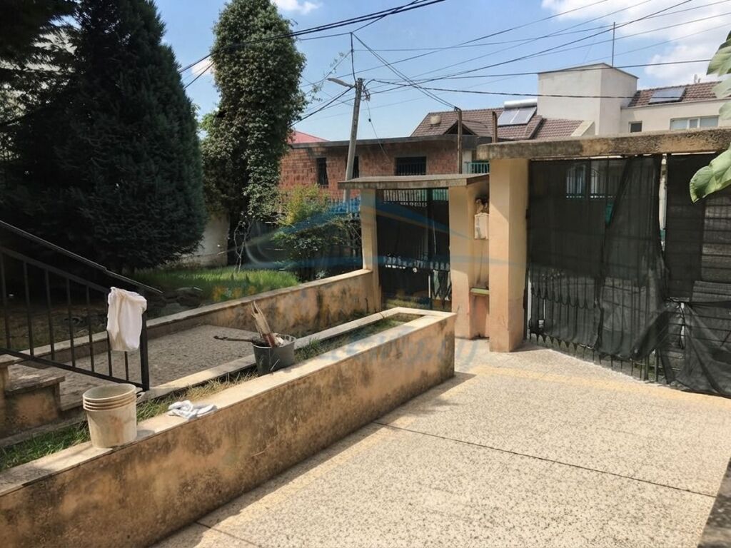 Qera, Vilë 3-Katëshe, Kodra e Priftit, Tiranë.