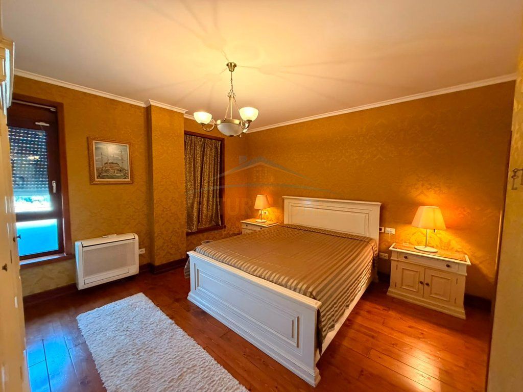 Qira, Apartament 4+1+3, Blloku, Tiranë