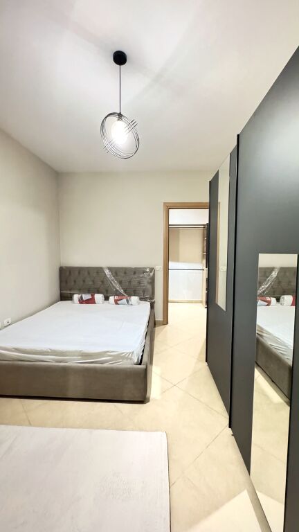 Affittasi 2+1+1 Via Peti Lago Asciutto 65.000 lek