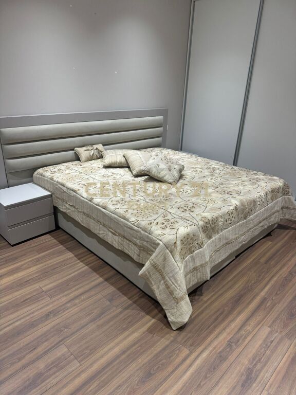 JAPIM APARTAMENT 3+1+2 ME QIRA NE KOMPLEKSIN LAKE LAND RESIDENCE NE FARKE !!!