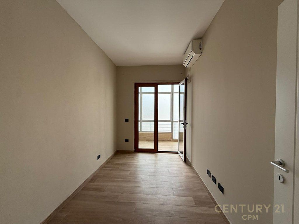 UFFICIO IN AFFITTO 138 M2 A GARDA, 4 AMBIENTI + POSTO AUTO