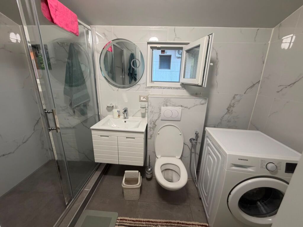 Appartamento 1+1 in affitto ville americane 2° piano villa + parcheggio 50000 lek