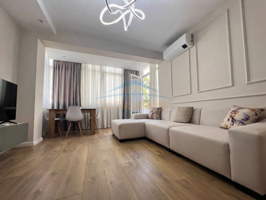 Rent , Apartment 1+1 , Blloku , Tirane