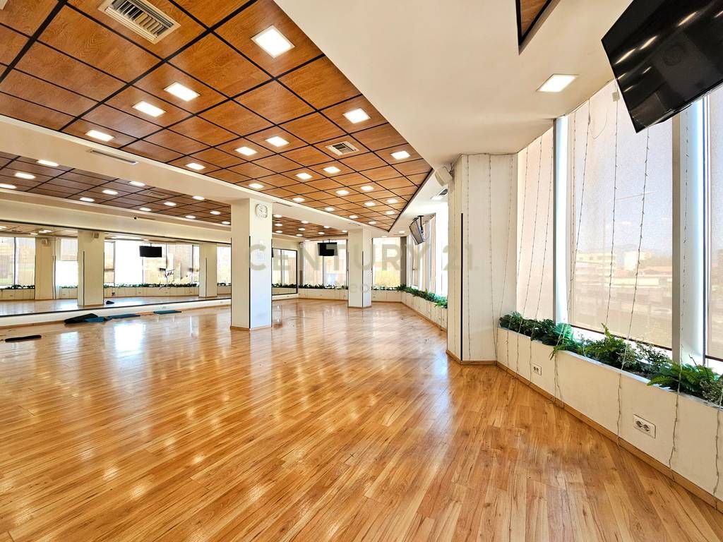 Commercial Space for Rent in Astir