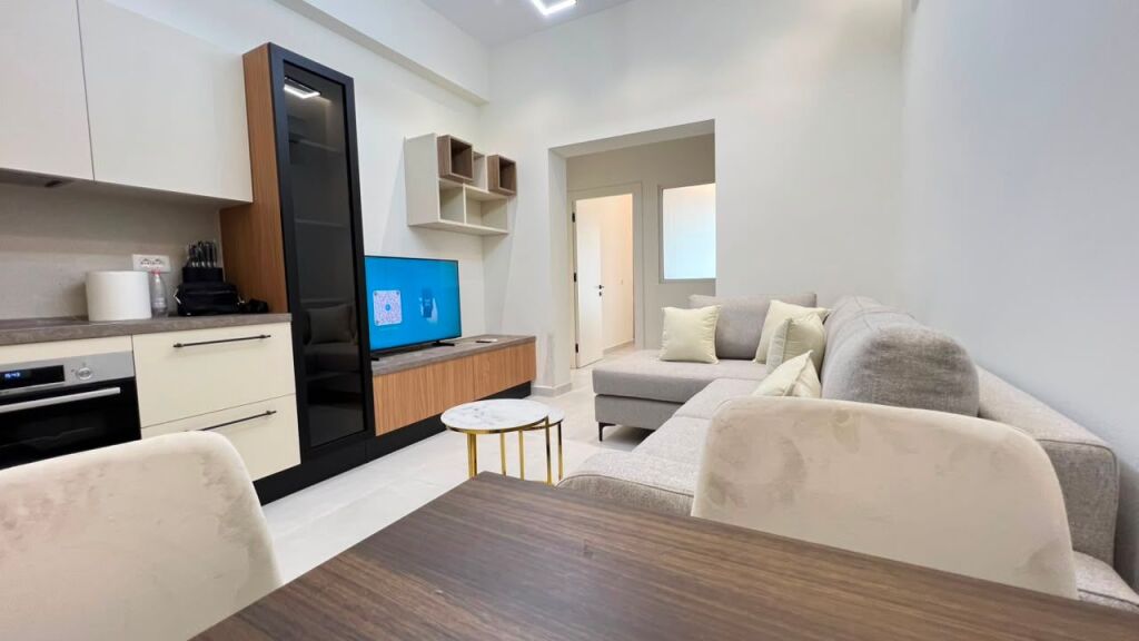 Apartament 2+1 me qira tek Rruga e Dibres