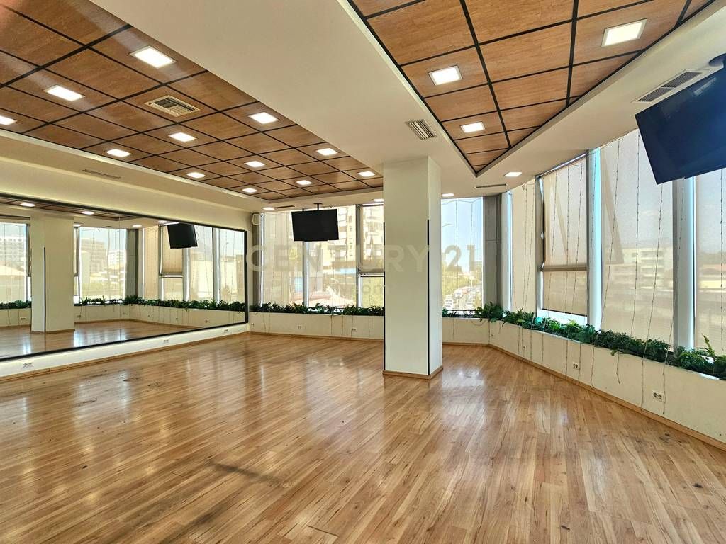 Commercial Space for Rent in Astir