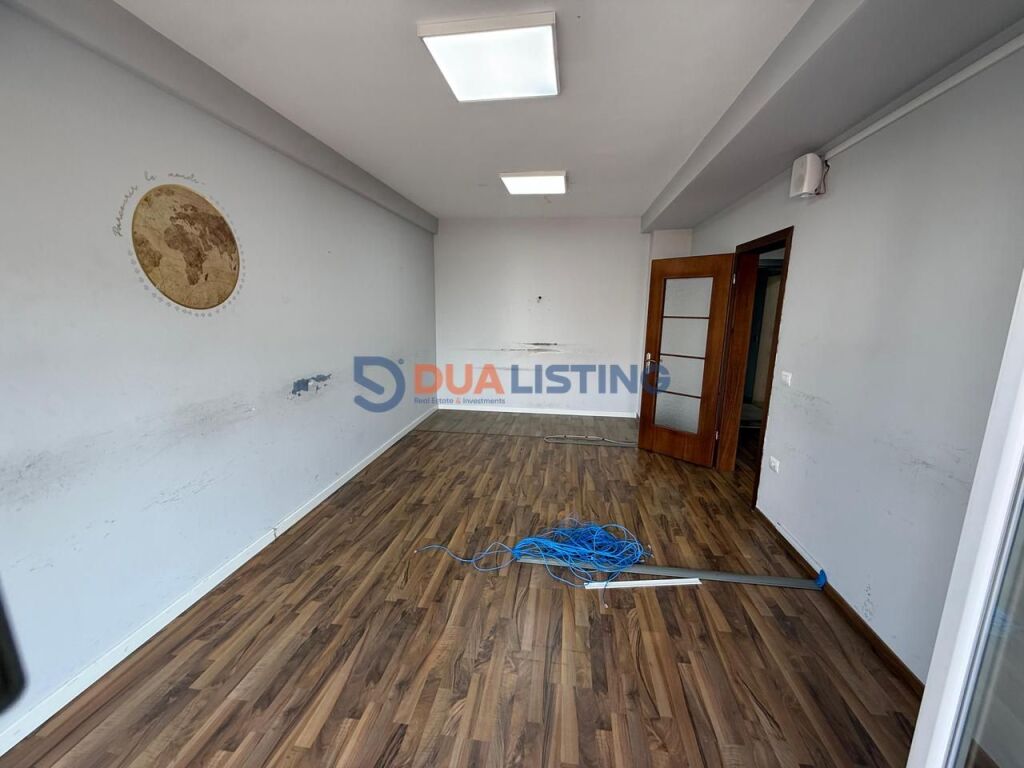 FOR RENT | BUSINESS PREMISES WITH TWO PARKING SPACES – 21 DECEMBER