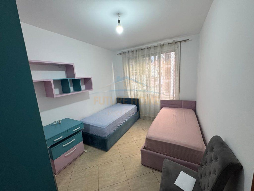 Shitet, Apartament 3+1+2, Unaza e Re,Tirane
