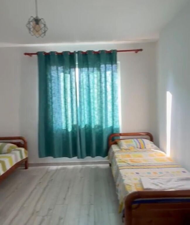 Shitet apartament 2+1 i mobiluar ne Astir , prane Rrethit , Unaza e Re , Yzberisht .
