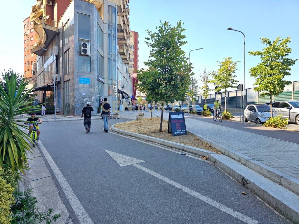 Commercial Space for Rent in Astir