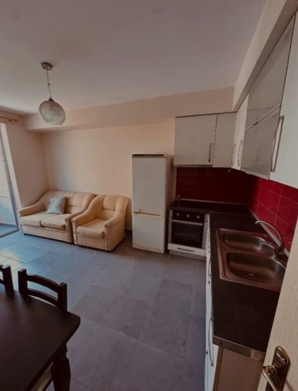 Apartament 1+1 me qira – Shkolla e Bashkuar !