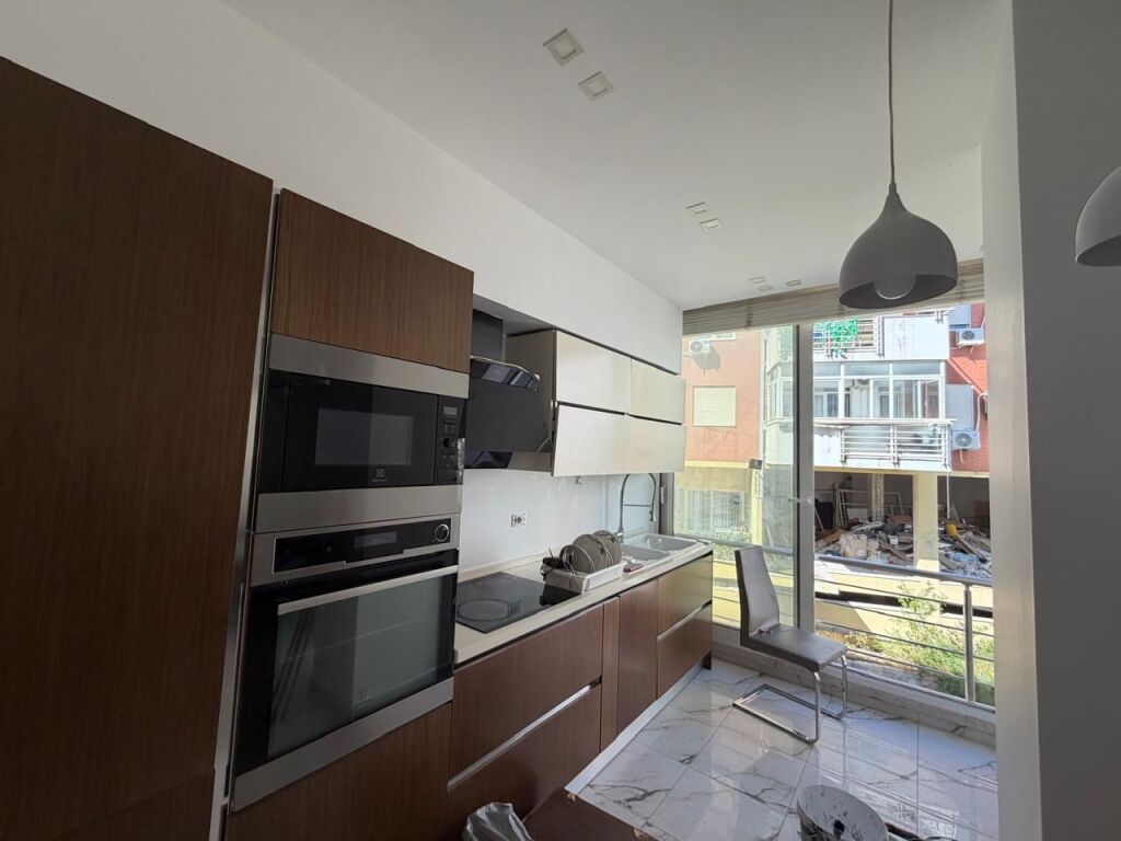 For rent 2+2 lake that furnished elevator also for arbnb 70000 lek
