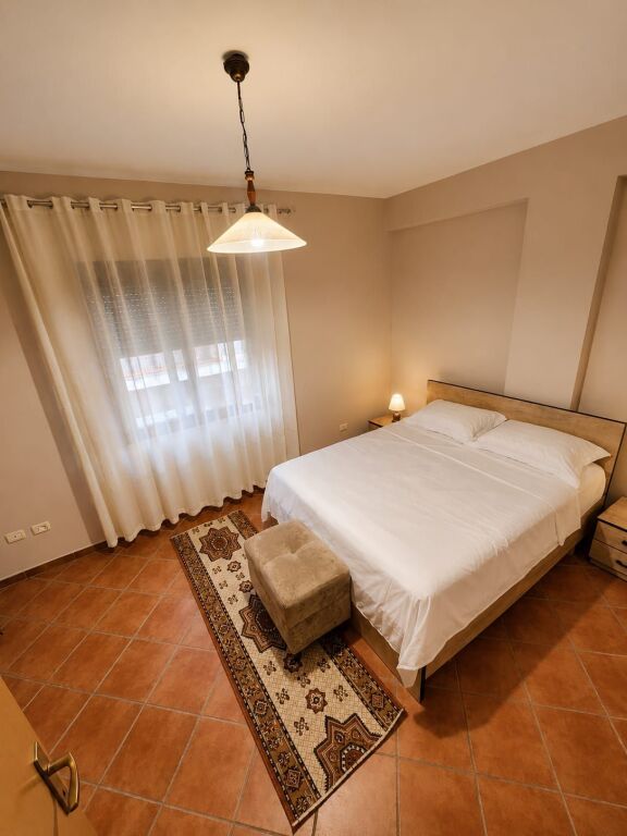 Shitet Apartament 2+1