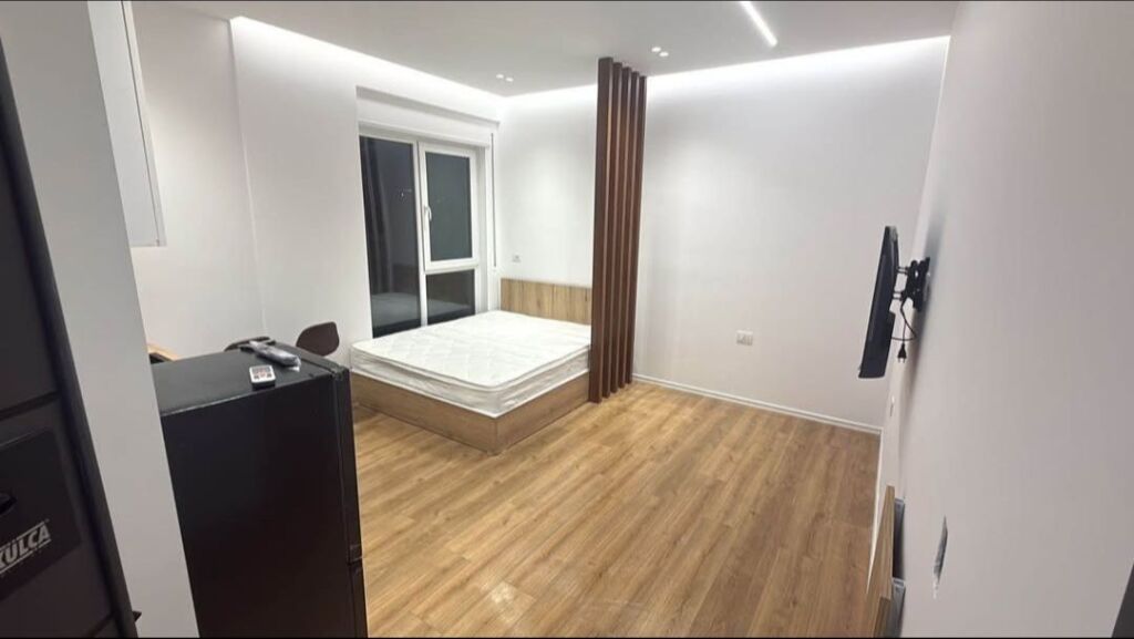 MONOLOCALE IN AFFITTO - VIA 5 MAGGIO, TIRANA