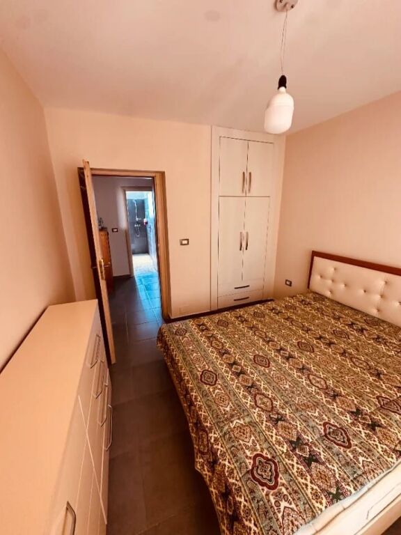 Jepet Me Qera Apartament 1+1+1 Ballkon
