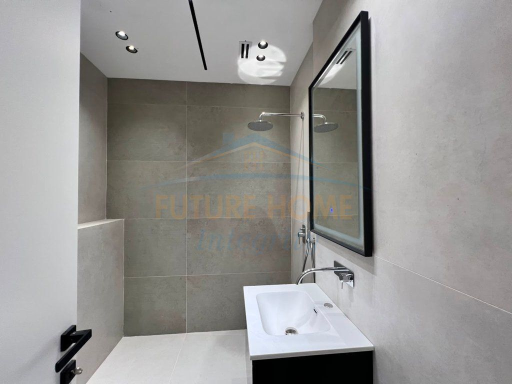 Shitet, Apartament 2+1+2+Post Parkimi, Altana Luxury Residence, Tiranë.