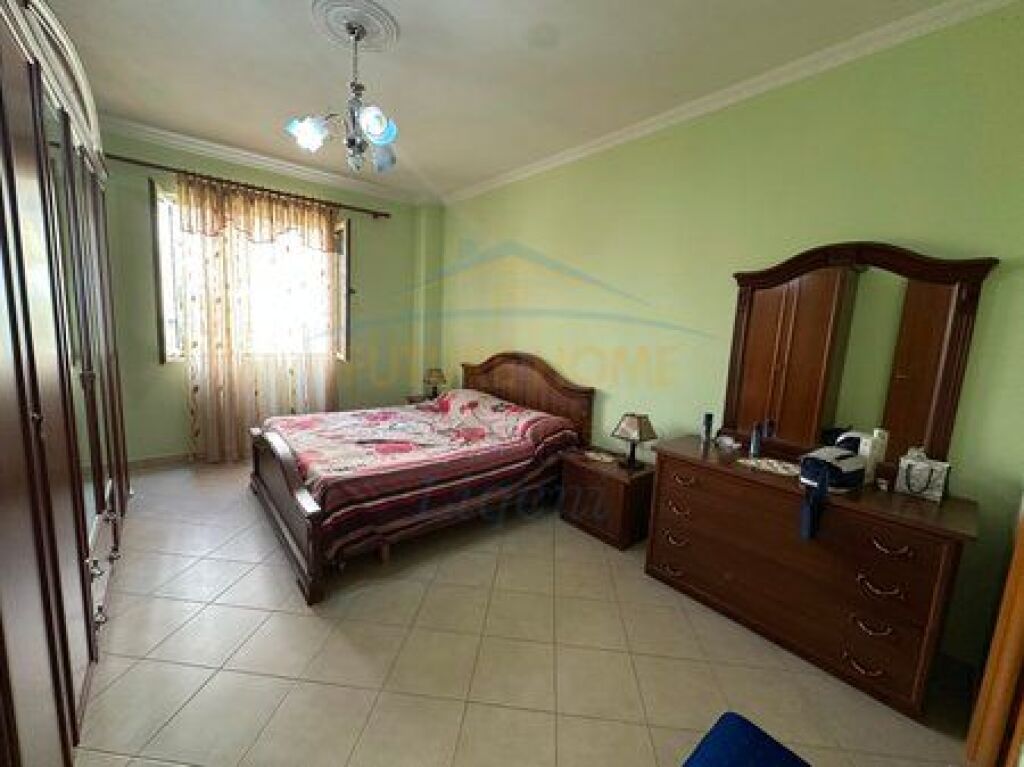 Shitet, Apartament 2+1+Depo, Fresku, Tirane.