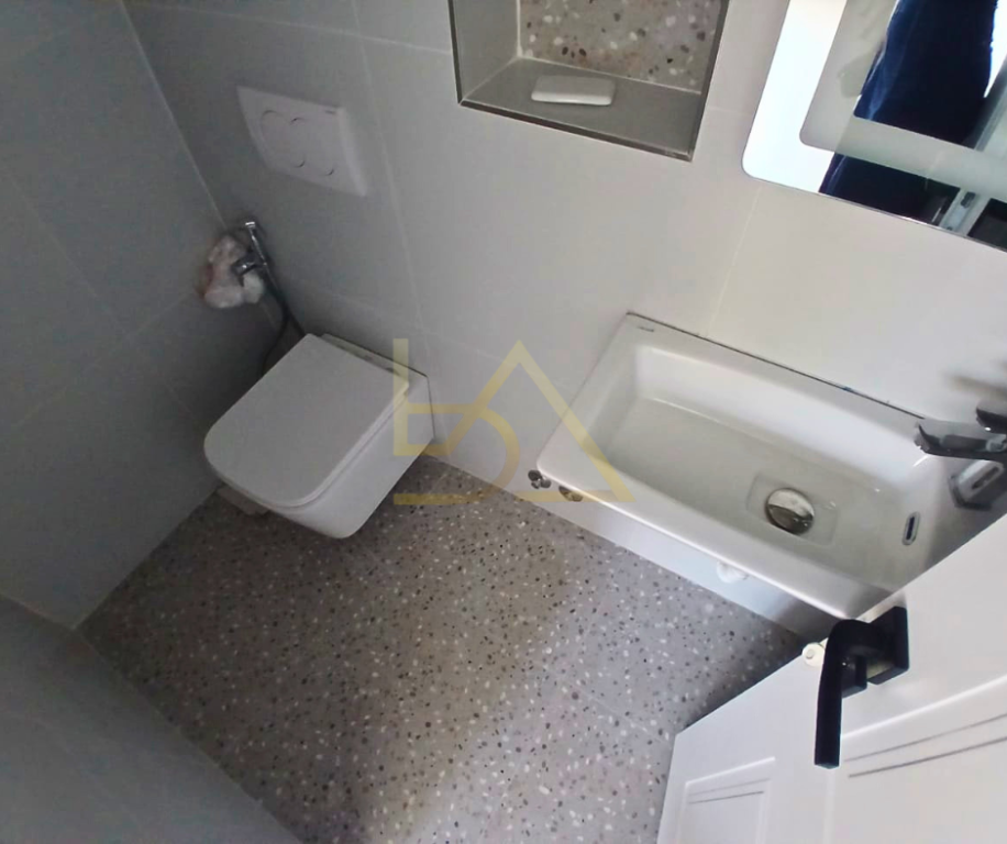 JEPET ME QIRA APARTAMENT 2+1 – RRUGA MINE PEZA, TIRANË