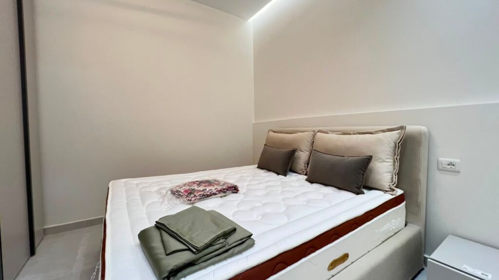 Apartament 1+1 me qira tek Medreseja