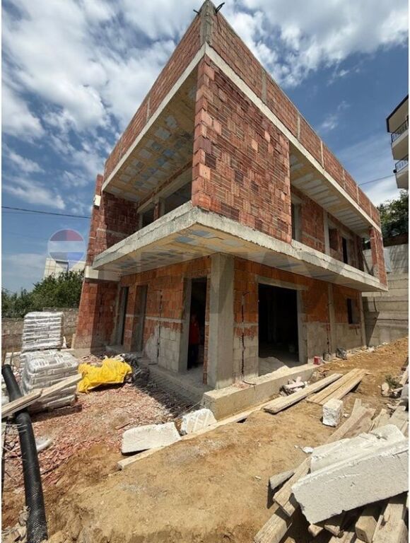 Villa - For Sale - Shkozë, Tirana