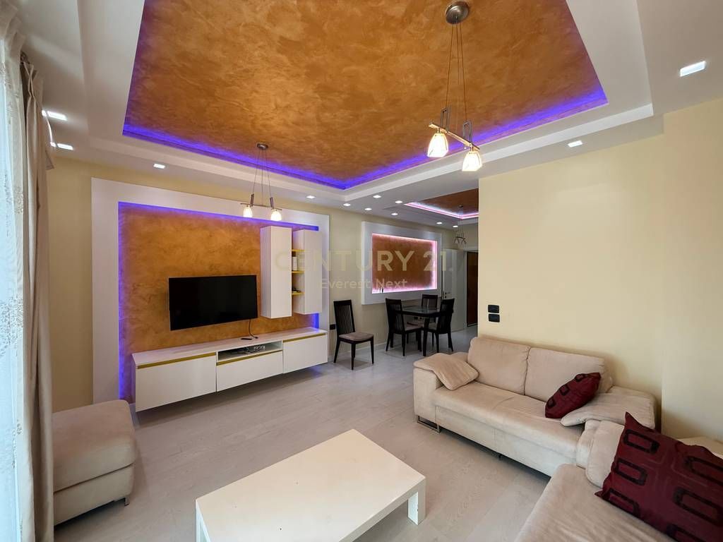 VASIL SHANTO - APARTAMENT 2+1 PER QIRA!